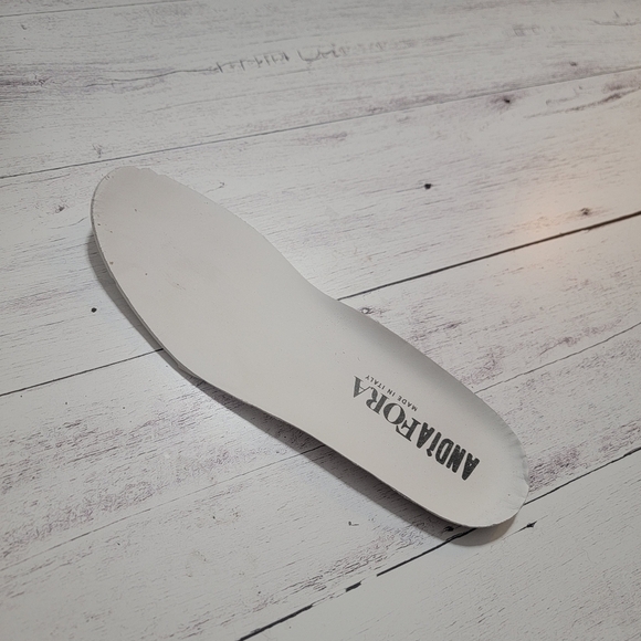 Andia Fora, Ruffle, Mellow Bianca, Size 40 (81/2-9) - Picture 9 of 9